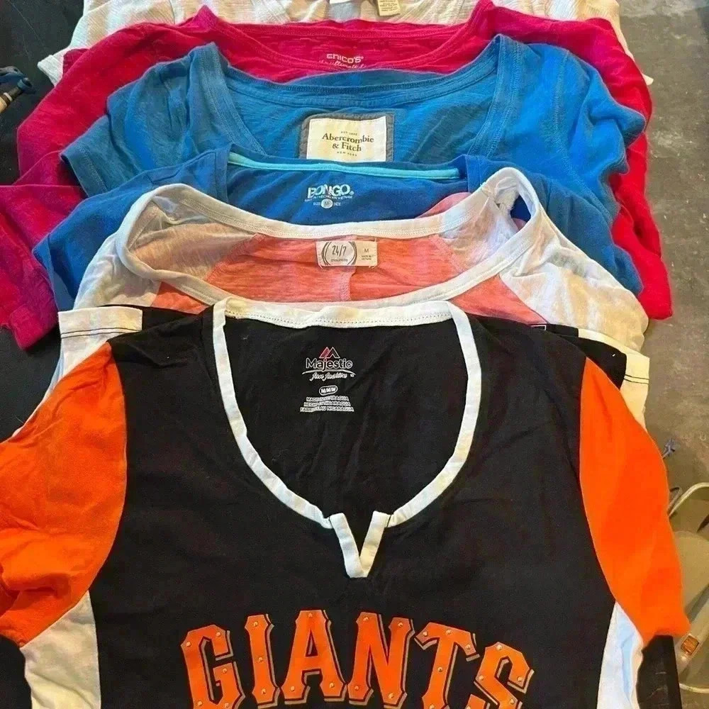 ~Set of Six Tee Shirts~ - Medium - Picture 2 of 7